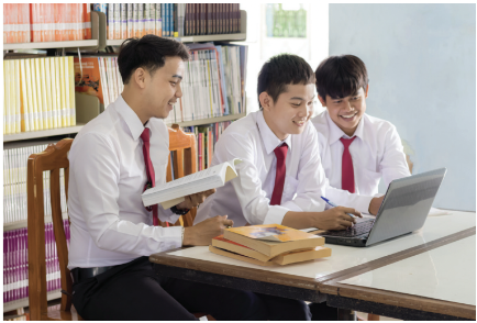 6.2 - Unit 6. Schools - SBT Tiếng Anh 7 English Discovery 4 1