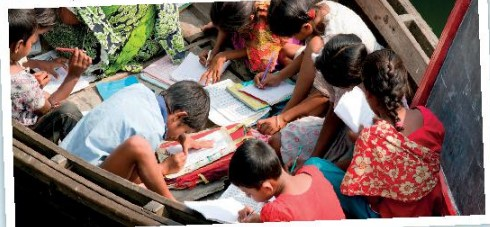 Reading: School project - Unit 4. Learning world - Tiếng Anh 6 - Friends plus 1 1